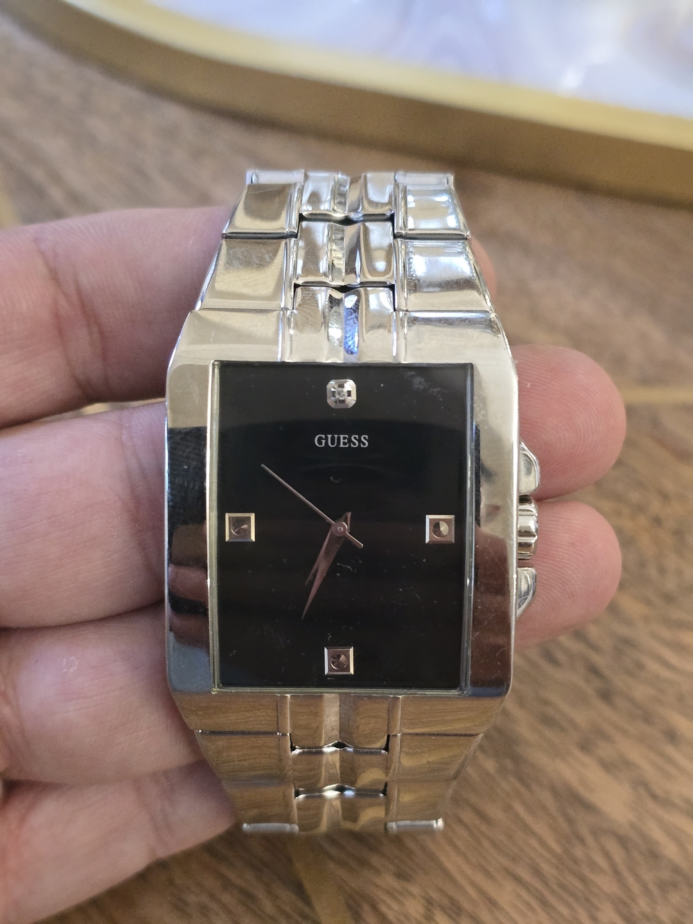 GUESS Men’s Silver Stainless Steel Black Dial Bracelet Watch Not Work